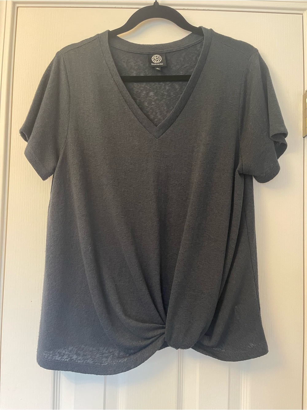 Bobeau Black V-Neck Twist Front Top - Small (fits like a medium)